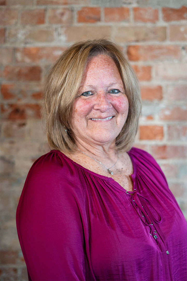 Kimberly Demmien - GM at Hebron Grille, KY